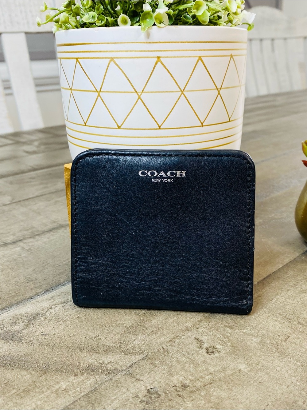 Coach Women's Black Leather Snap Compact Billfold Wallet